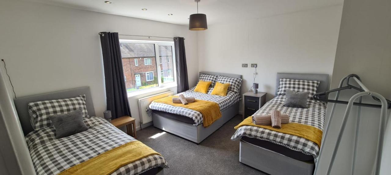Apartment Well Presented 3 Bed House- 9 Guests - Great For Leisure Or Contractors -ng8 Postcode Nottingham