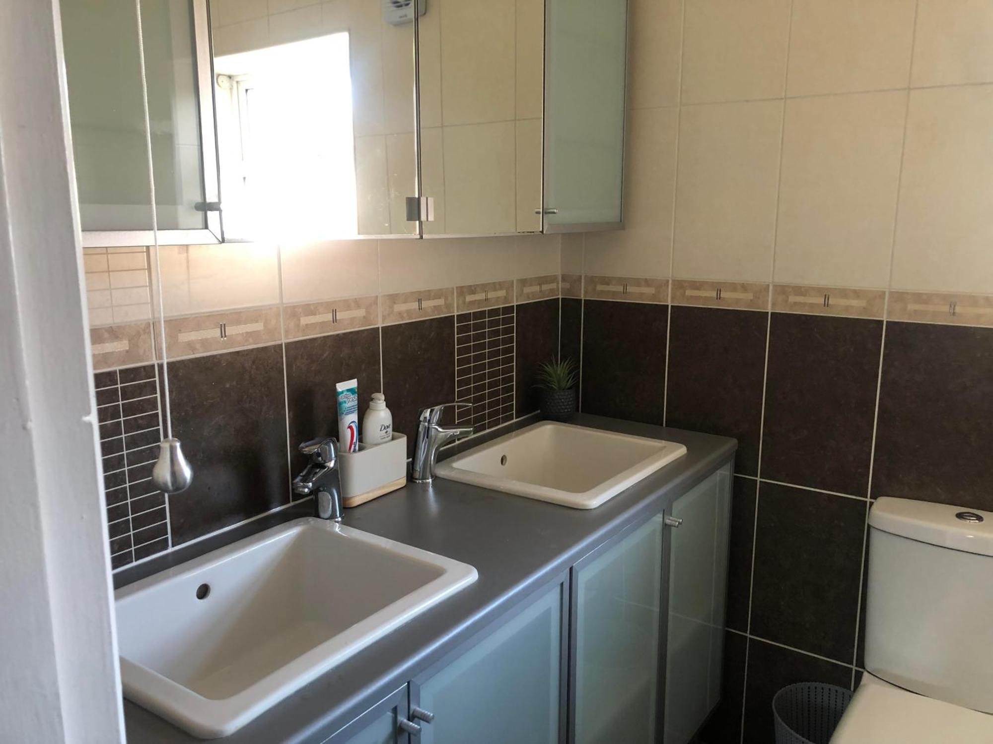 Well Presented 3 Bed House- 9 Guests - Great For Leisure Or Contractors -ng8 Postcode Apartment Nottingham